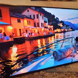 70'" hisiense Google Android smart tv 4k great condition comes with wall mount set.  Tv has great qu