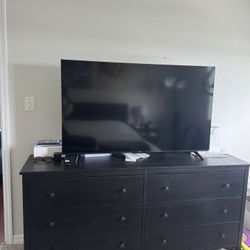 6-Drawer dresser, Like New, Fully Assembled 