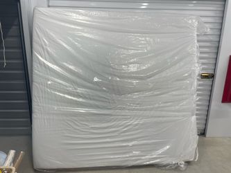 King Size 12” Memory Foam Mattress – Clean & Comfortable