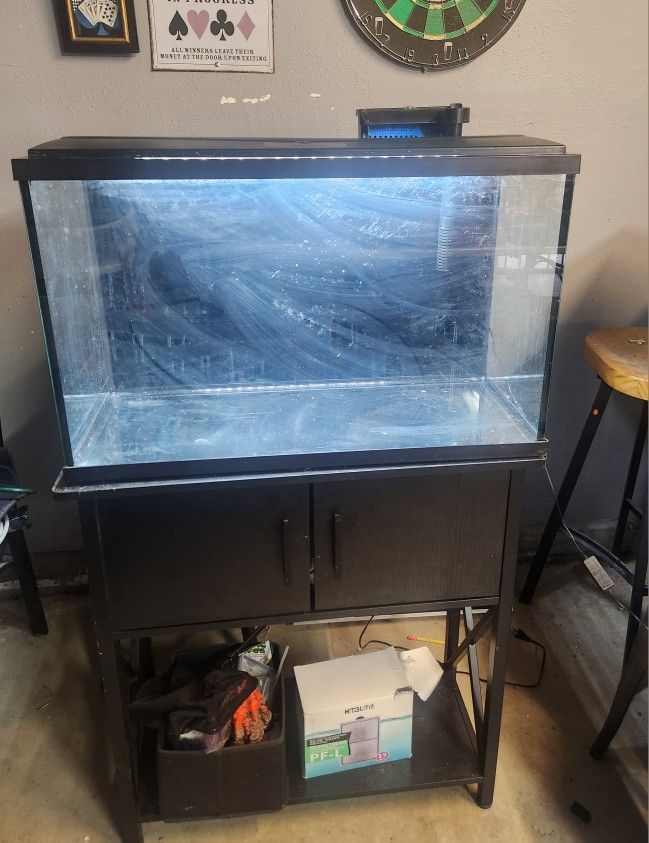 30 gallon fish tank with stand