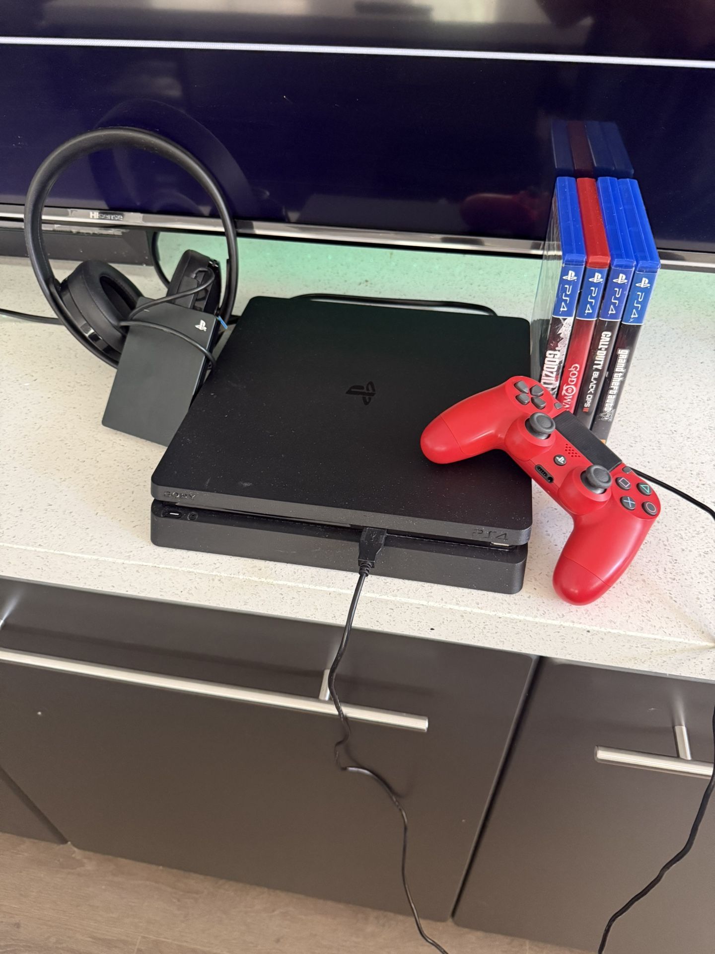 Playstation 4 + accessories