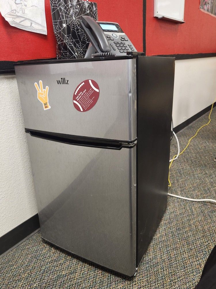 Mini Fridge And Freezer. 3.1 Cu Ft