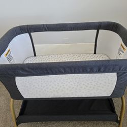  Baby Bassinet, Rocking Bassinets Bedside Sleeper with Comfy Mattress and Wheels