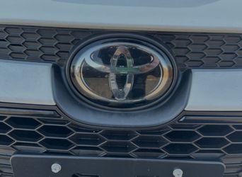 Emblema Grill Toyota Corolla 2020/2024