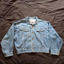 Double D Ranch | Jean Denim Jacket American Flag Sz L

Great condition denim jacket with American Flag on the back see photos for measurement 