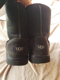 UGG boots for woman size. 6