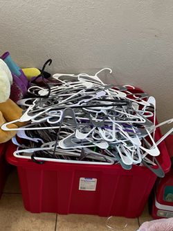 Free hangers (pending pickup)