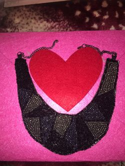 Bib Choker