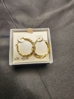 New 14K Yellow Gold Hoop earrings w/ Original Box & tags