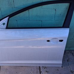 2017 -2020  Hyundai Elantra Driver Door  