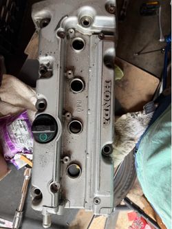 Honda valve cover
