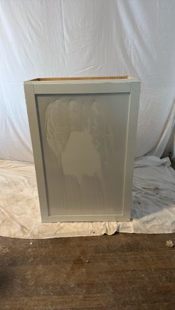 Upper kitchen cabinet