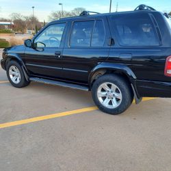 2003 Nissan Pathfinder 158k Miles Runs & Drives Perfect Needs Nothing.