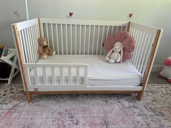 GAP babyGap Tate Convertible Crib + Newton Crib Mattress + Waterproof Cover