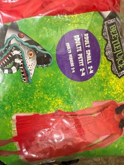 Halloween costume/ beetlejuice
