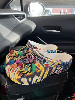 Grateful Dead Crocs Sz 6M / 8W