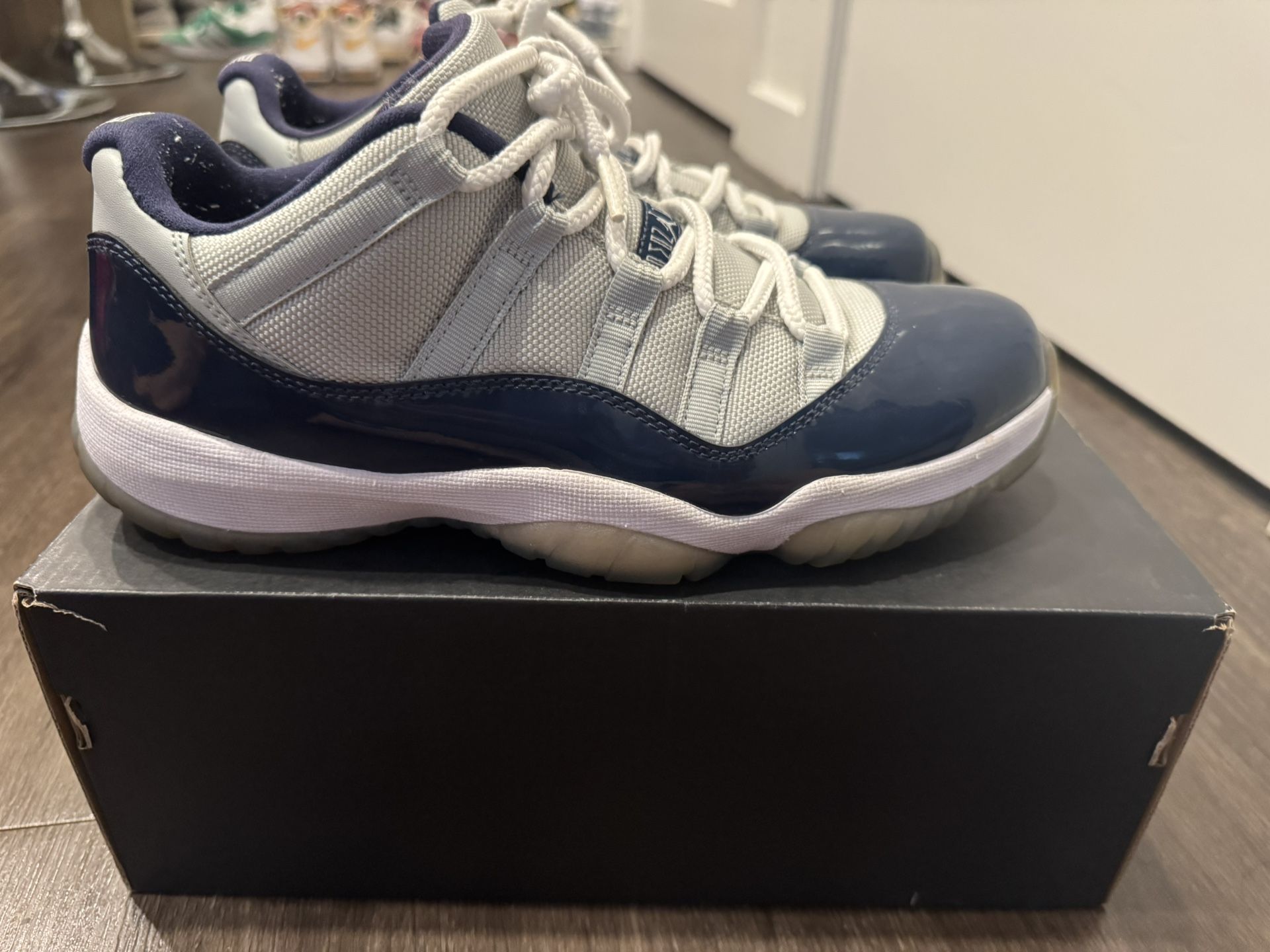Jordan 11 Low Diffused Blue