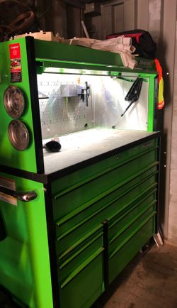 Snap on tool box with hutch and automatic led light Trade For Jeep