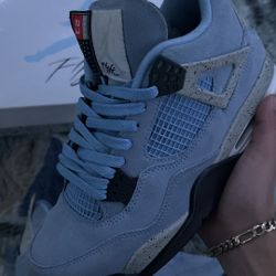 Jordan 4 UNC University Blue 