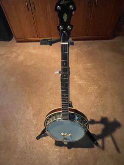 Saga 5 String Banjo