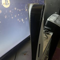 Used - Like New PS5 With All Accessories 