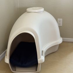 IRIS USA Igloo Dog House, White/Beige, Small and Medium Dogs and Cats, Indoor/Outdoor