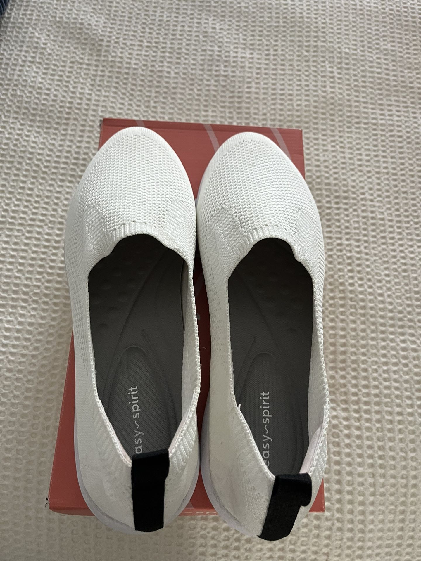 Women’s Easy Spirit Walking Shoes (11W)