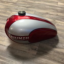 Triumph Bonneville T120 2019 Custom Tank