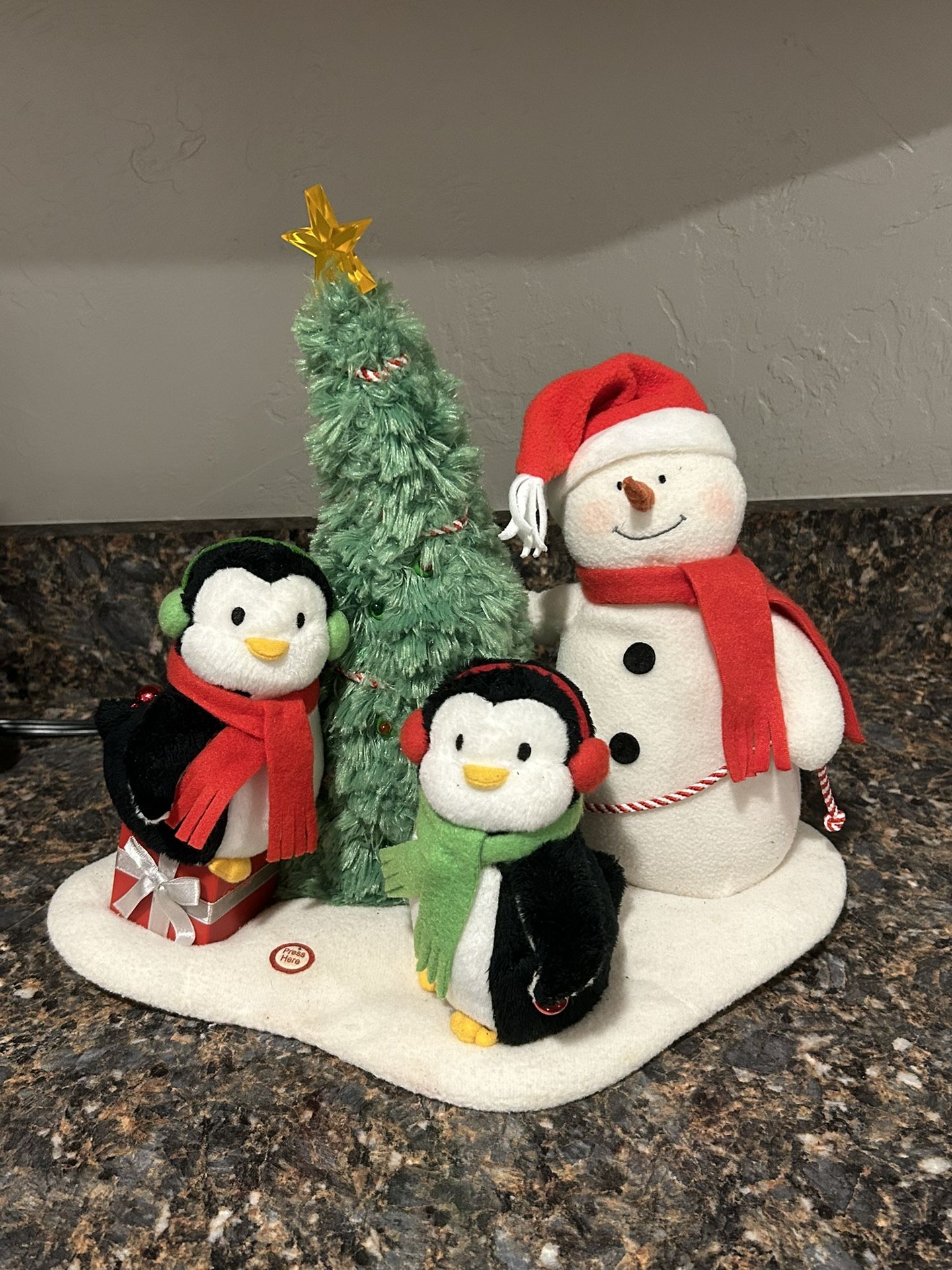 2006 Hallmark Jingle Pals Very Merry Trio Animated Singing Snowman and Penguins