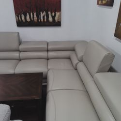 New! L-Shape Leather Sectional In Light Gray w/Exchangeable Configuration. 