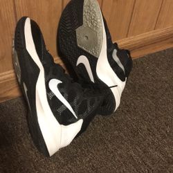 Nike sneaker for men size sneaker size 7,5