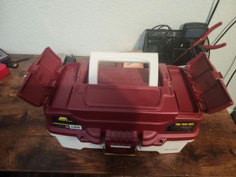 Single tray tackle box