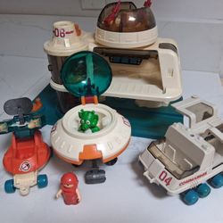 1984 Lil Playmates Space Station 