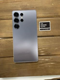 Samsung Galaxy S25 Ultra (Unlocked) (Pre-owned) 256GB / Excellent - $5 Down - Payment Plan Available