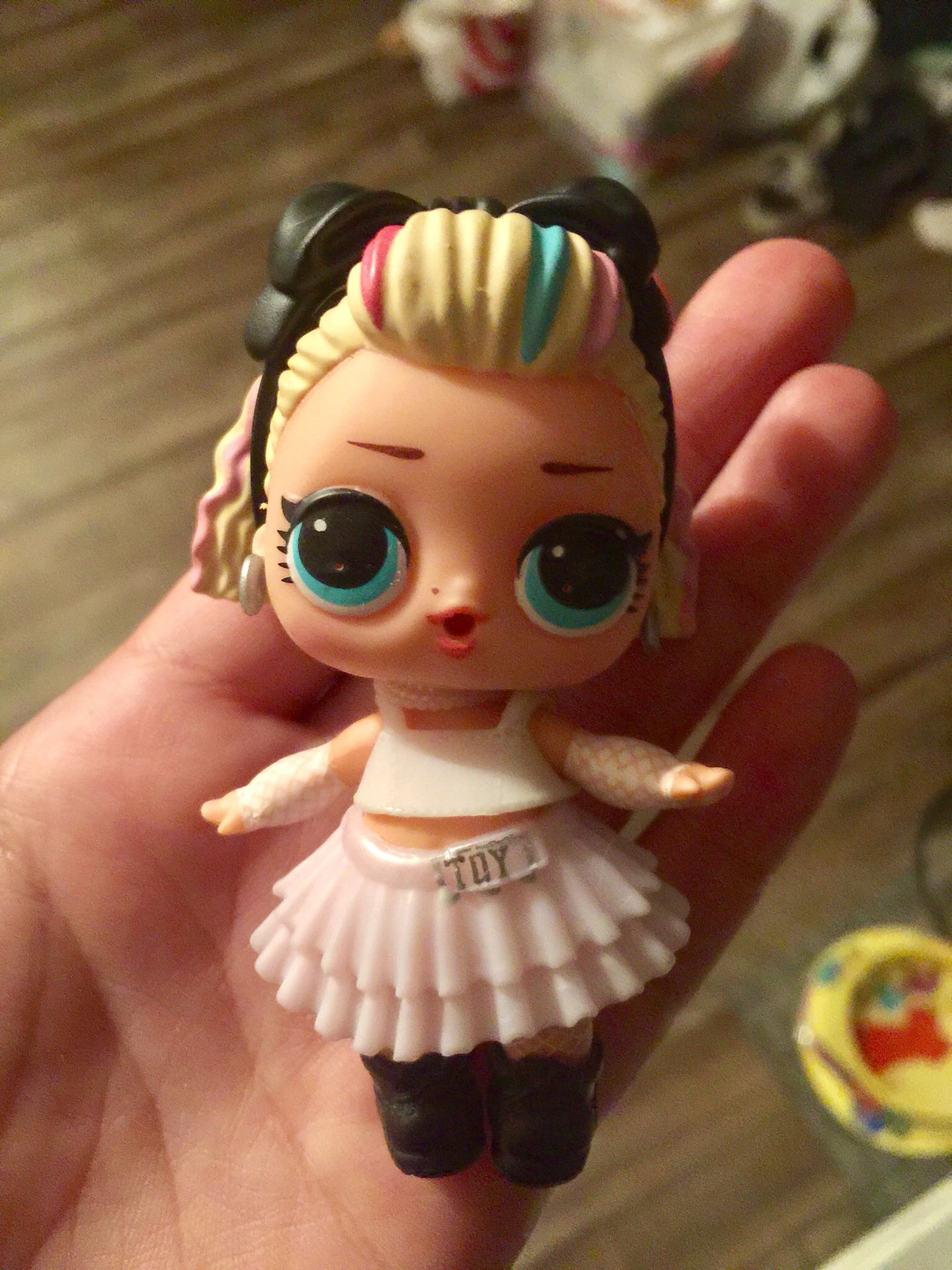 Lol surprise doll - under wraps - 80s baby