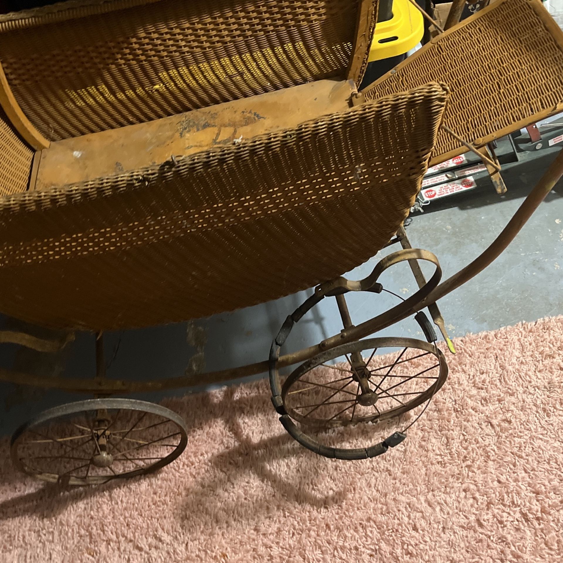 Wicker Bassinet Stroller From 1911