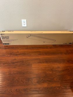 Residential & Commercial Electric 4ft LED High Output Wrap Light