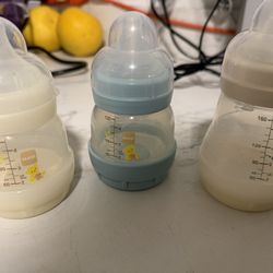 Muchas Cosas Algunas Gratis Pero La Mayoria En Venta 