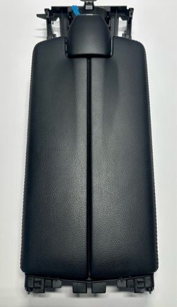 10-16 Mercedes E350 E550 Sedan 10-18 CLS350  Armrest/Center Console Lid Black