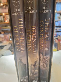 Hardcover box set. "TALES OF MIDDLE EARTH BY J.R.R.TOLKIEN