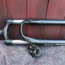 Suntour XCM 29", Suspension Bicycle Fork With Lock Out 