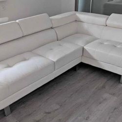 New Sectional Couch/ Free Delivery 