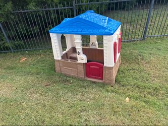 Step2 Kids Playhouse with Blue Roof