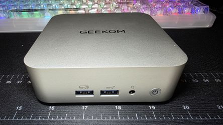 Geekom A8 upgraded mini PC Ryzen 9 8945HS, 2TB gen 4, DDR5 34GB ram