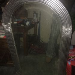 Nice wood vintage mirror 3 foot high by 2 foot wide only $30 firm
