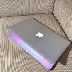 Apple MacBook Pro 13” Retina I5/8GB/256GB SSD 