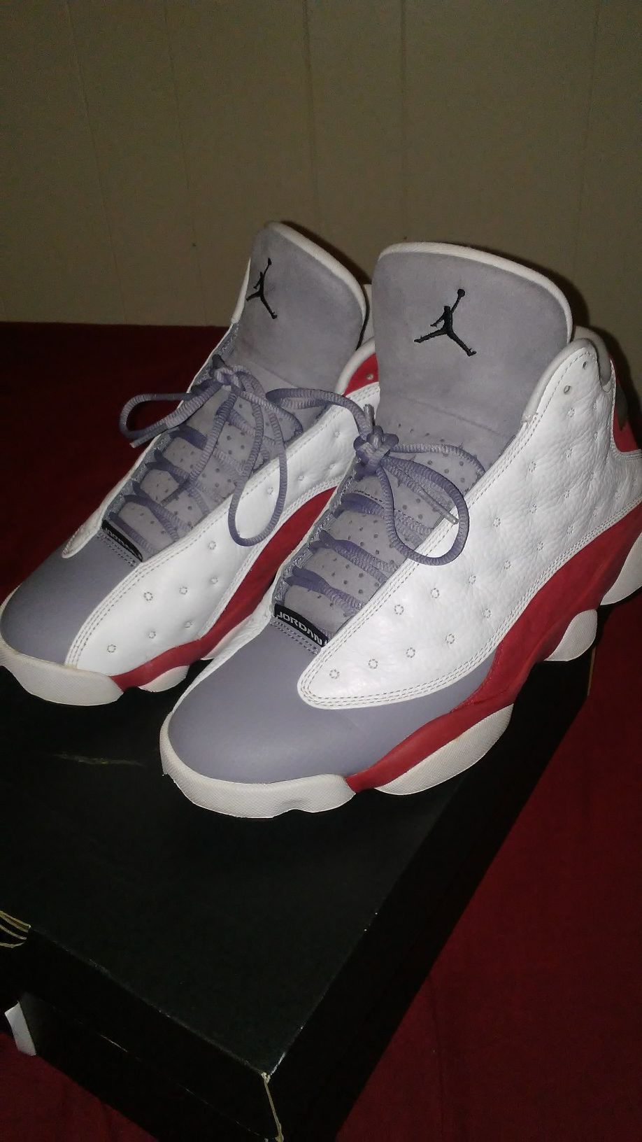 Jordan 13 grey-cherry size 9.5 mens.