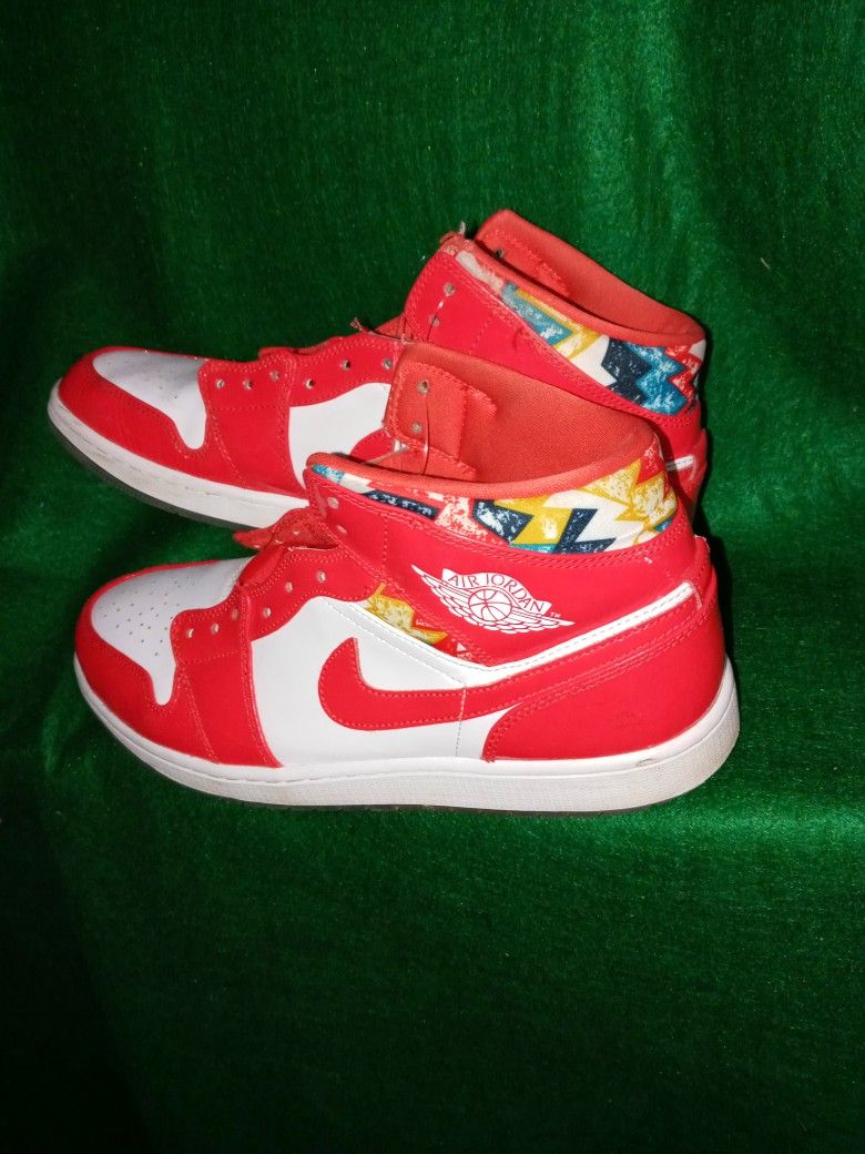 Jordans Sz 11.5 P Ewing Sz 13