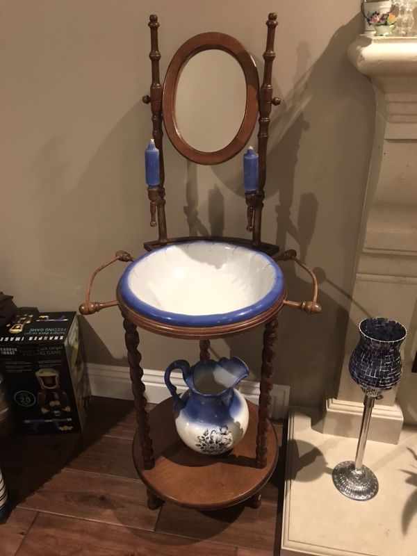 Antique wash stand for Sale in Norco, CA - OfferUp