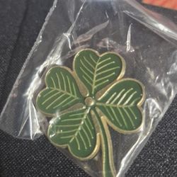 4 Clover 🍀 Irish Pin St Patrick Lucky Charm